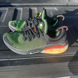 Nike Joyride Run Black and Neon Green Sneakers